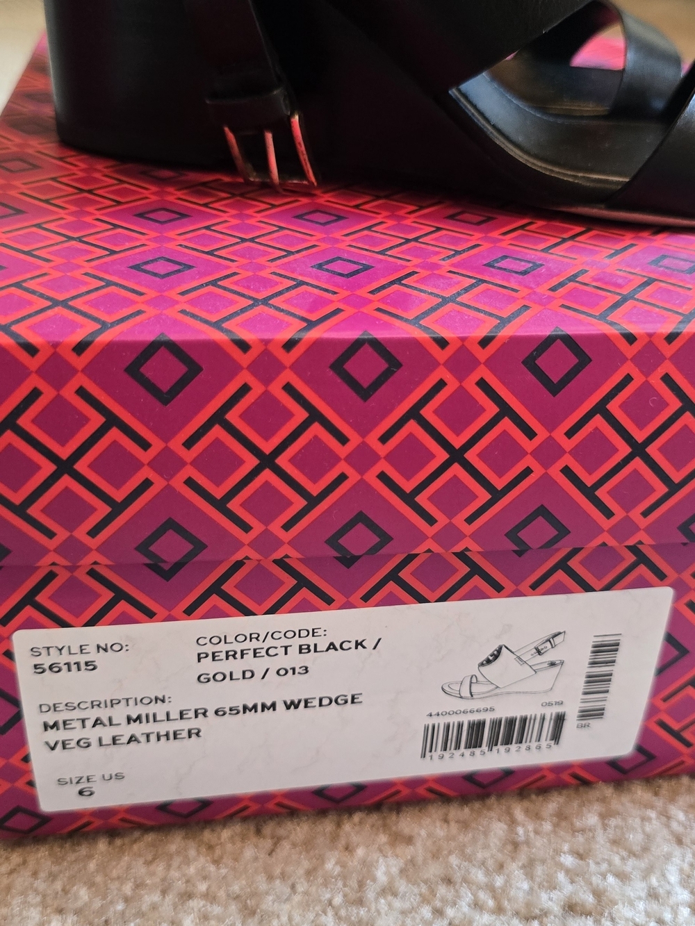 Tory Burch Black Leather Sandals with Gold Logo - Picture 3 of 3